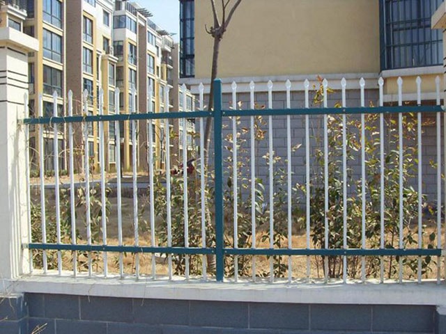 吉林围墙锌钢广平护栏网价格